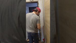 Установка дверей.Доборная планка на входную дверь