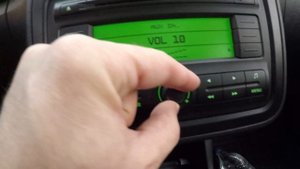How to use Aux-in with Skoda Fabia and Roomster "Dance" audio system