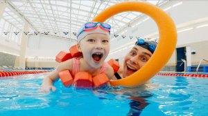 Делаем c Катей превью и Плаваем в Бассейне. Снято на Canon R6.