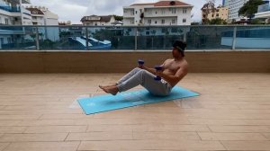 Скручивания с гантелями