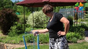 Ландшафтный дизайн своими руками. Подставка для цветов из старого стула.