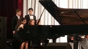 А.Лавиньяк - " Марш-галоп для одинокого рояля" для ф-но в 8 рук