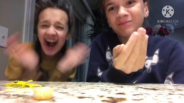 Пробуем разные американские конфеты смотреть онлайн