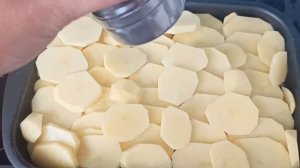 Мясо по-французски с картофелем и шампиньонами