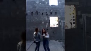 Чёрный пистолет хей, чёрный пистолет.