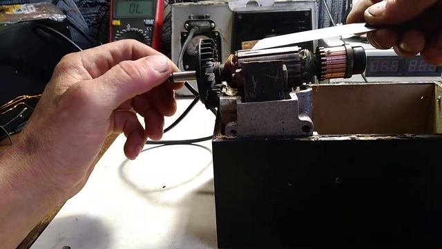 Детектор замкнутых витков из однофазного асинхронного двигателя проще не бывает . смотреть онлайн