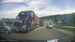 ДТП тягач Volvo со зверскими тормозами ::Crash:: Volvo Truck with amazing brakes