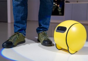 Малыш Ballie от Samsung - это робот-помощник с проектором