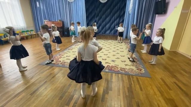 танец средняя группа "У меня у тебя" смотреть онлайн