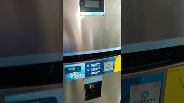 refrigeradora Indurama con panel