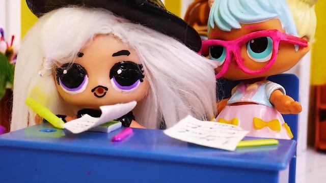 СЕМЕЙКА БОН-БОН и СТОЛОВКА! Видео про Куклы Lol Families Surprise смотреть онлайн