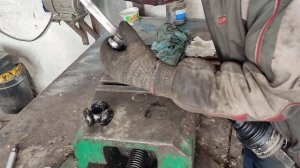 Как заменить шарнир угловых скоростей KIA S'eed