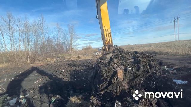Работа на экскаваторе, перевезли экскаватор на другой объект ( свалка) смотреть онлайн