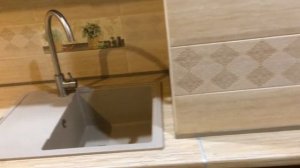 Установка кухонного плинтуса.Новое решение.Монтаж плинтуса на столешницу