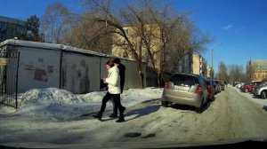 остановка возле суда