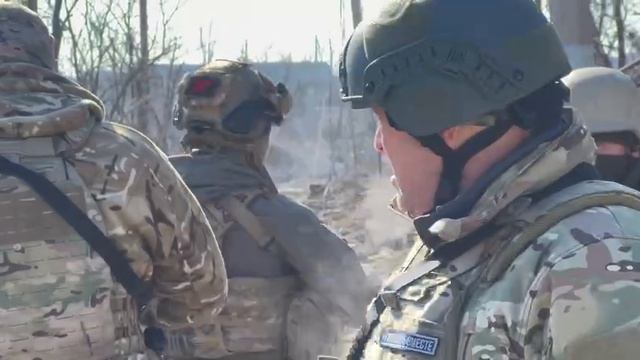 Пригожин посетил Артемовск и обратился с поздравлением ко всем защитникам Отечества. 23.02.2023 смотреть онлайн