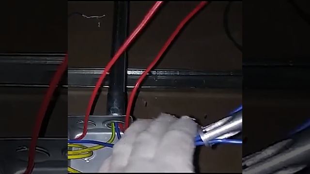 Насадка инструмент на шуруповерт дрель для скрутки и зачистки проводов для автоматической работы