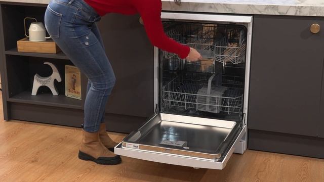 BOSCH LAVAVAJILLAS SMS25AW05E - Color blanco o inox, 12 servicios, Clase E.