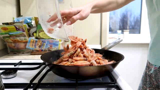 РЕЦЕПТ жаренные КРЕВЕТКИ в соевом соусе с чесноком смотреть онлайн