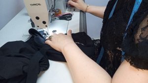 Ещё одна великолепная переделка. Как переделать горловину на платье.