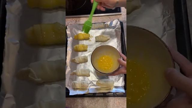 Безумно вкусный десерт, круассан с шоколадной начинкой ??