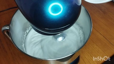 Воздушное безе, нежное и хрустящее