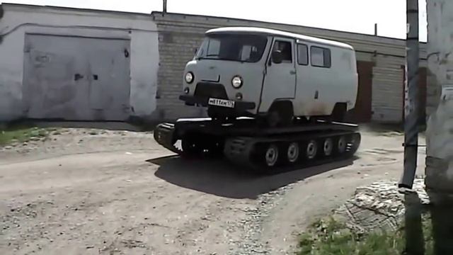 Уаз на гусеницах. Вездеход Снегоход Болотоход. смотреть онлайн