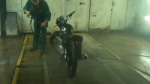 Вадим Юрьевич объясняет как правильно мыть мотоцикл.