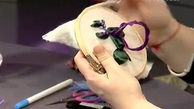 Вышиваем лентами крапиву, или яснотку пурпурную смотреть онлайн