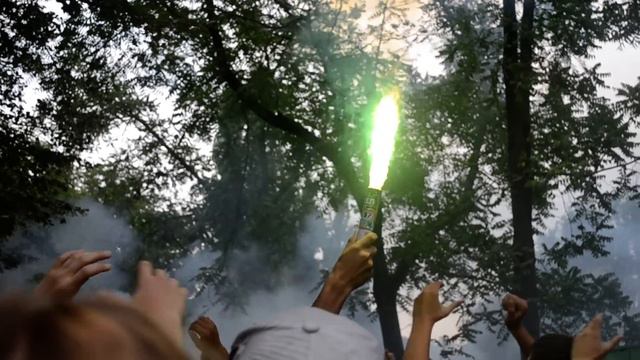 проход фанатов перед матчем Кубань-Краснодар 10.08.2012 смотреть онлайн