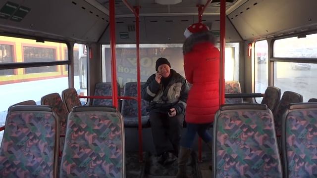 #2 Зажигаю в автобусе | Танцы в общественном транспорте | Хочу Кешью | Седина Юлия | #хочукешью