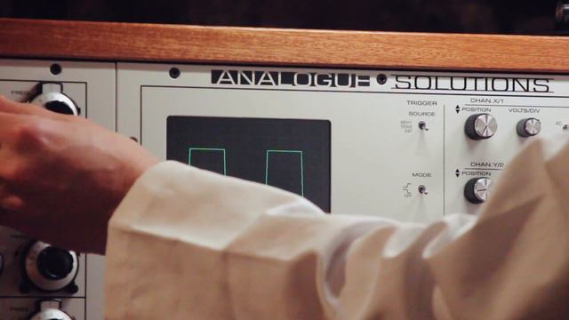 Analogue Solutions Colossus Slim AS200 Synthesizer смотреть онлайн