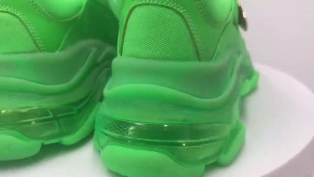 Balenciaga Triple S GREEN /? смотреть онлайн