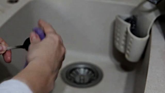 Как быстро легко и дешево очистить посуду и столовые приборы смотреть онлайн