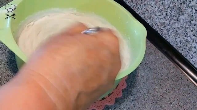 Обалденно вкусные сдобные пирожки с двумя начинками    капустой и яблочным вареньем  Тают во рту