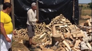 ПРАВИЛЬНАЯ  КОЛКА ДРОВ ТОПОРОМ