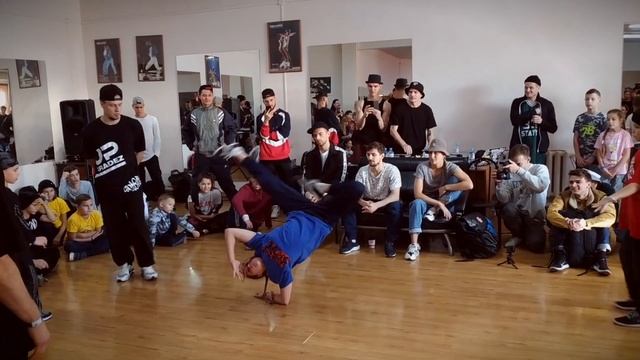 1 место - b boy Мирон & b boy Marvel - Соревнования по-брейкдансу "ДЕТИ ФАНКА vol.4" смотреть онлайн