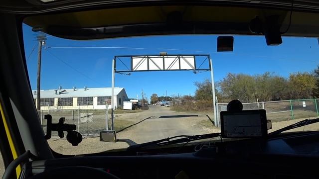 на автовозе по США // АудиRS7 and Opel Buick смотреть онлайн