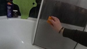 КАК БЫСТРО БЕЗ УСИЛИЙ НАМЫТЬ МОСКИТНУЮ СЕТКУ|ПРОСТОЙ СОВЕТ МОЙКИ СЕТКИ от КОМАРОВ