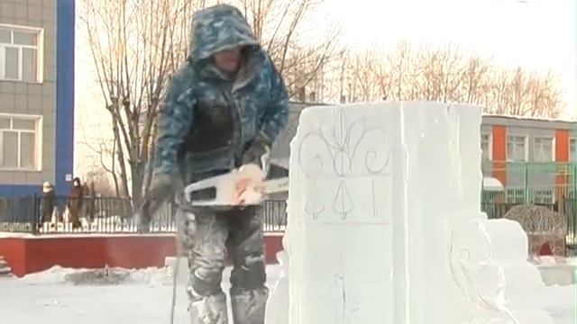 Ледовая сказка у елки