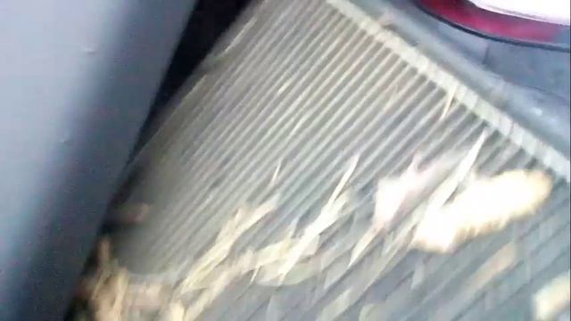 Чери тигго фл. Замена салонного фильтра. Отжимаем бардачек.