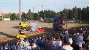 Монстр-трак, шоу каскадеров, трюки, Первоуральск