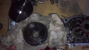 Yamaha yzf r1 2004 - где находится и как снять генератор.