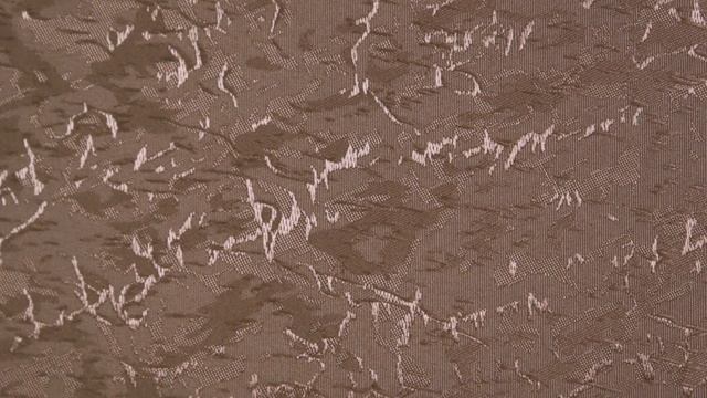 Рулонные шторы Венеция Термо блэкаут какао в живую. Как шторы смотрятся на окне. смотреть онлайн