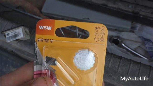 Как поменять лампочку подсветки номера на авто Geely CK смотреть онлайн