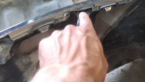 Ford Focus 3 снимаем бампер, чистим радиатор охлаждения.