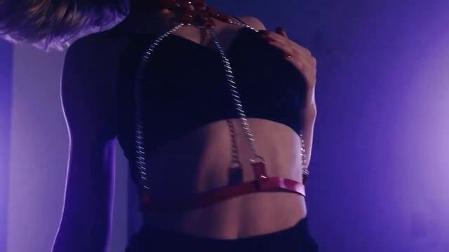 🌶️_Юлия_Шалютова___Strip___прыгает_·_yngluv