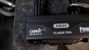 Типы механических противоугонок для мотоцикла на примере ABUS