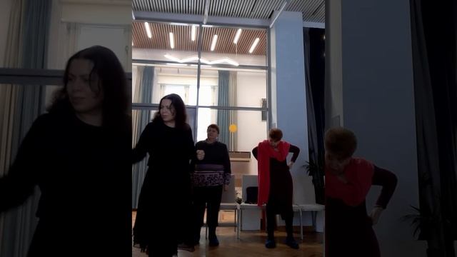 Урок вокала в ЦМД ВДНХ Московское долголетие Разминка часть 2 (online-video-cutter.com) смотреть онлайн