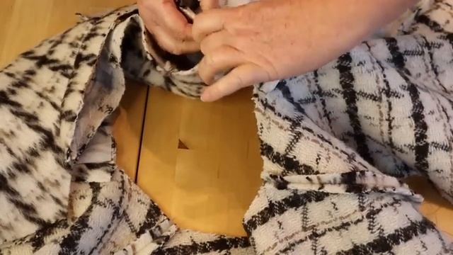 Полупальто в 2023 / 2024 году. смотреть онлайн